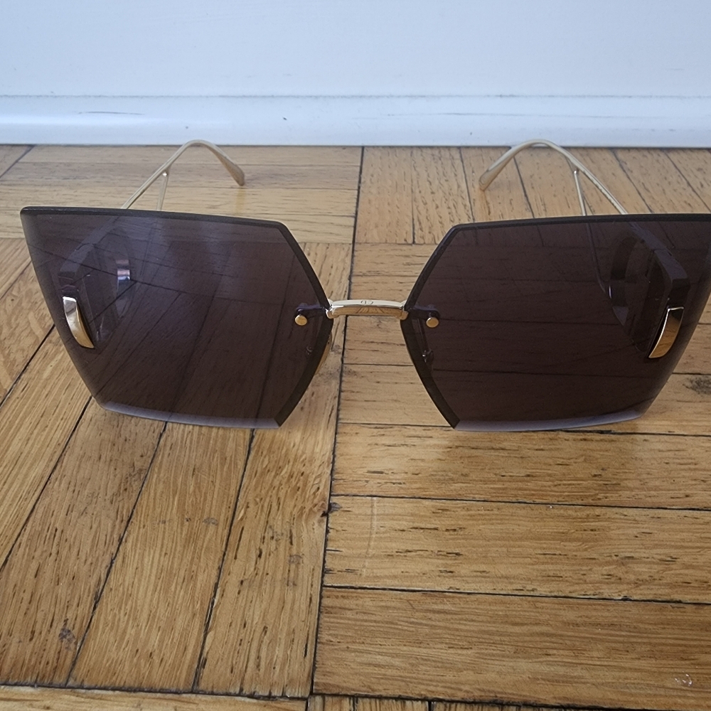 Brand New Original Packaging Christian Dior Montaigne Gradient Blue Sunglasses
